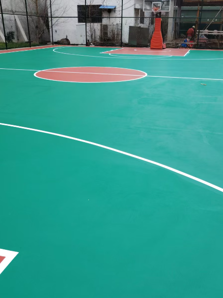 大观 球场长期使用易出现地面开裂